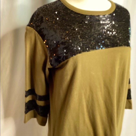 H&M dress with black sequins and pockets Size 4 - Picture 3 of 7